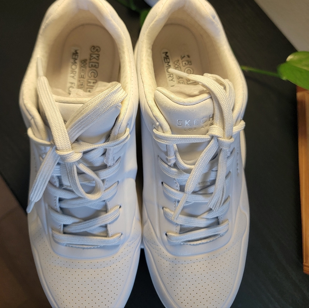 Like New Women's Skechers Street Uno Stand On Air White Sneakers - 9.5 Wide - Picture 10 of 14